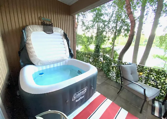 Private Willow Suite - Lakeside Retreat Victoria