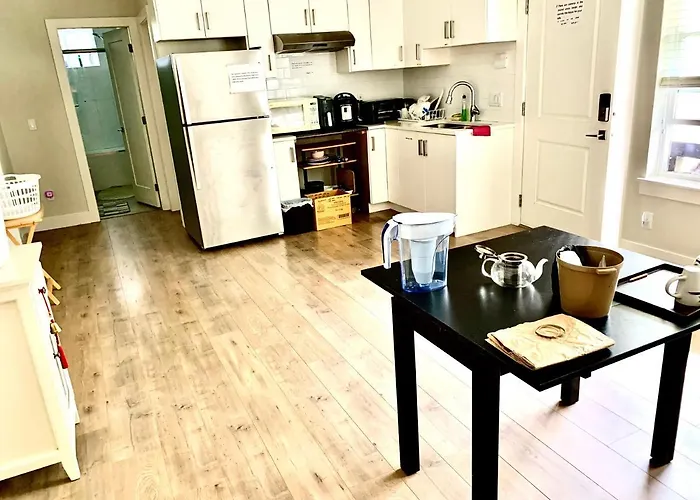 Deluxe House Apartment Surrey