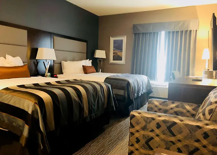 Kamloops hotels near Peterson Creek Park
