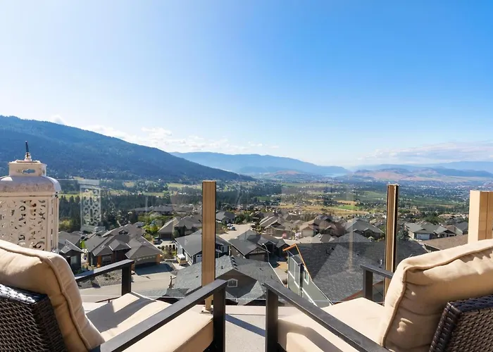 Oh What A View 3 Bed Upper Suite Vernon