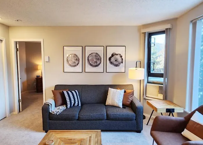 1Br In Marquise, Dog Friendly, Close To Ski Hill, Pool, Sauna, Hot Tub, Fitness Suite, Ac Whistler