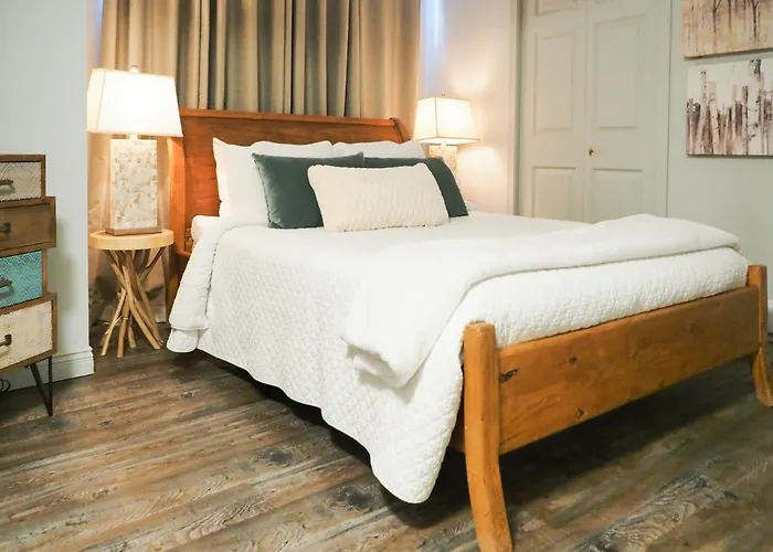 Rayleigh Riverfront Retreat- Peaceful Garden Oasis-25 Minutes To Ski Hill Kamloops