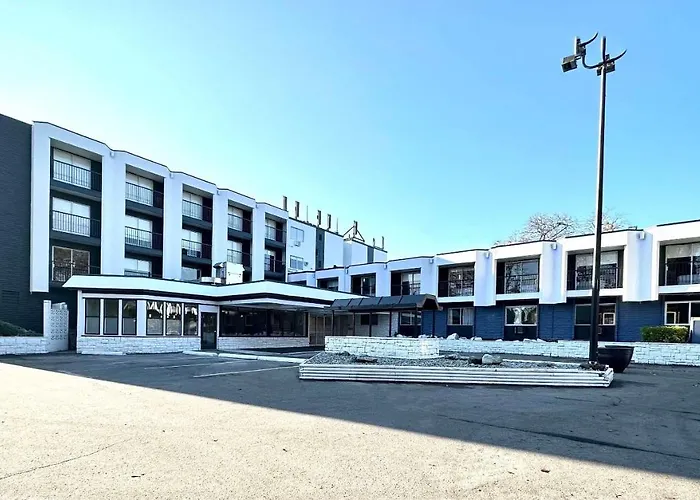 Victoria City Center Hotels