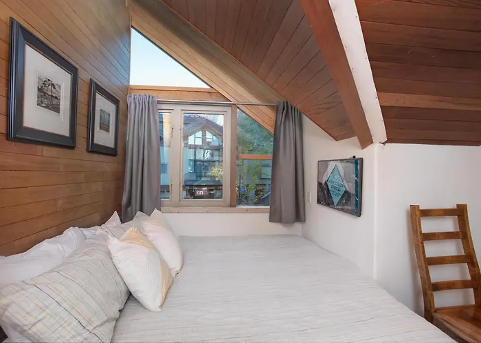 Fitzsimmons C - Private Sauna, Located In The Heart Of Whistler Village