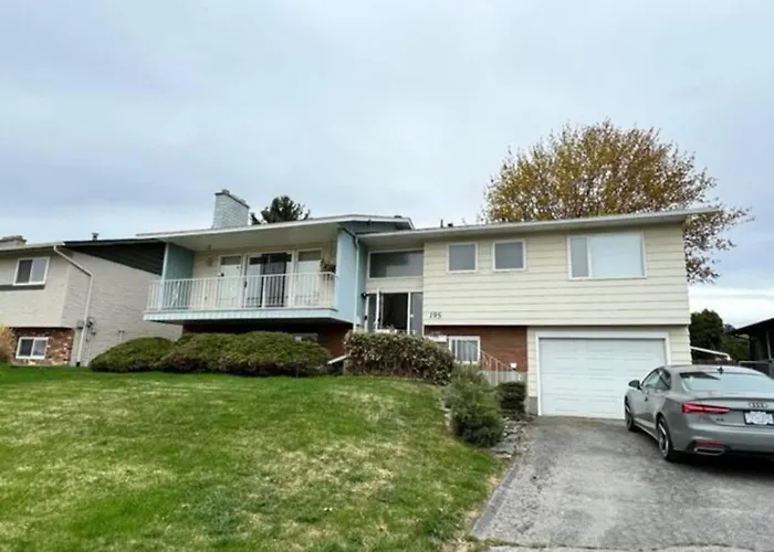 4 Bed, 1 Full 2 Half Bath Close To Tru / Rih Villa Kamloops