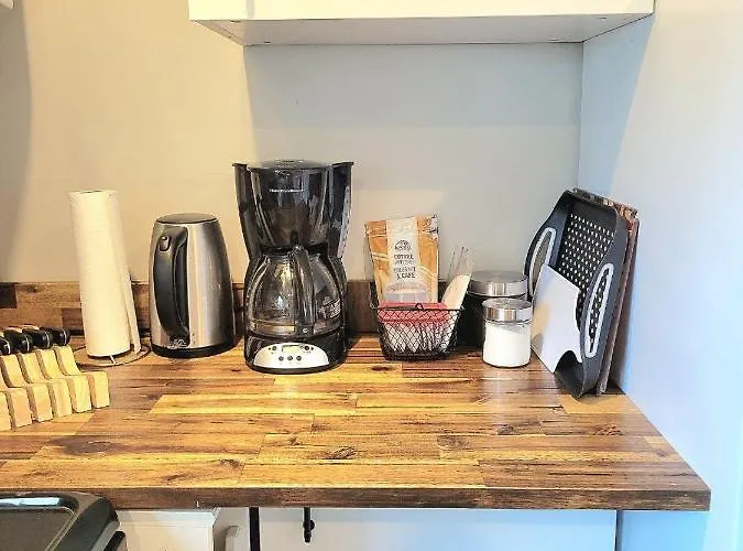 New 3 Bdr Suite Victoria