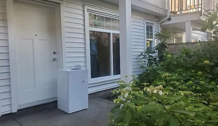 Spacious Room To Stay In Surrey