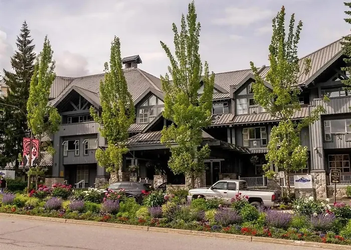 Glacier Lodge Steps To Trails And Nature Whistler
