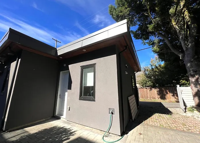 Brand New Modern Laneway House Villa Vancouver