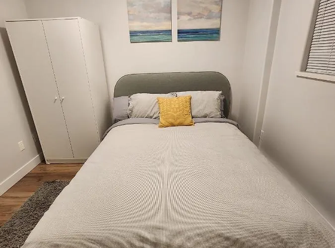 Charming East Van Hideaway - Near Skytrain Vancouver
