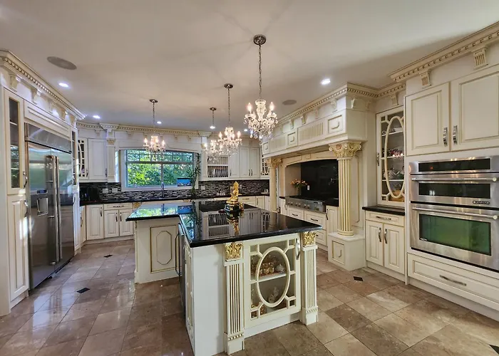 Royal Empress Hotel Surrey