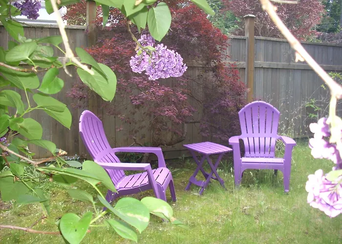 At Nautica Tigh Bed & Breakfast Qualicum Beach