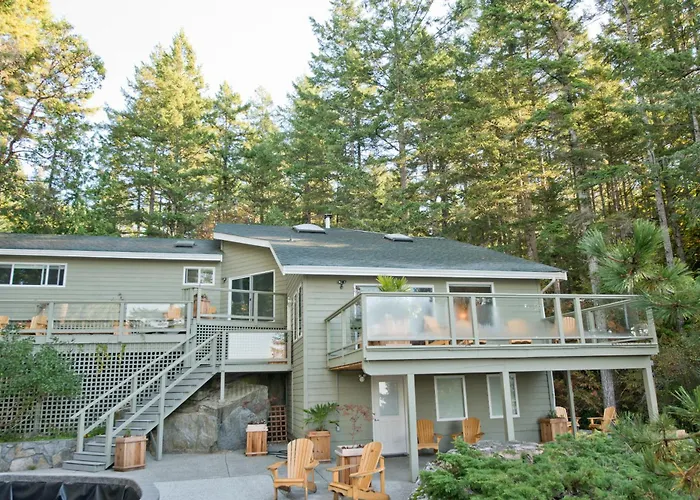 Sechelt Hotels