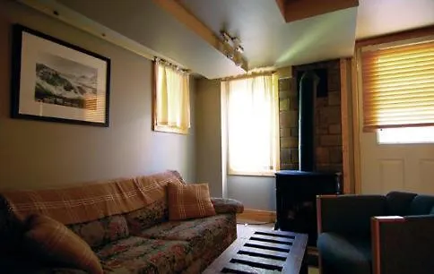 Charlie'S Guesthouse Field