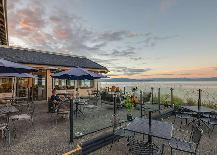 Parksville hotels near Little Qualicum Cheeseworks