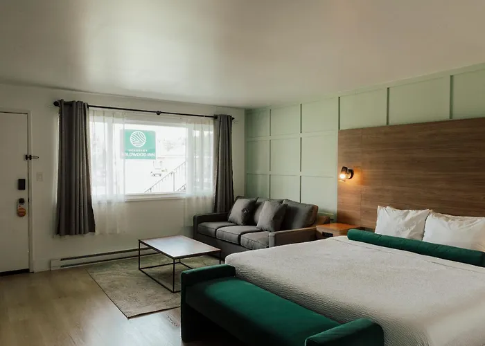 Ucluelet hotels near Cedar House Gallery