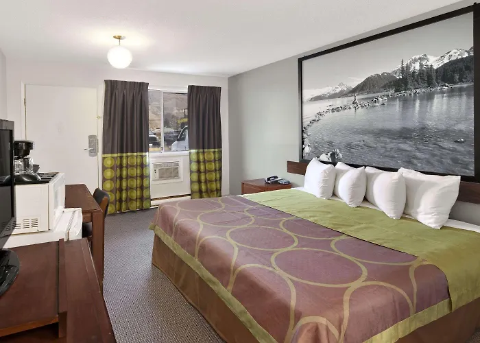 Kamloops hotels near Prince Charles Park