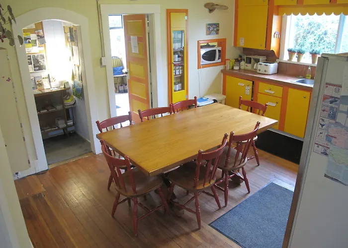 Tofino Trek Inn B & B