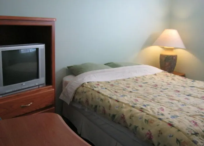 Kelowna Okanagan Lake Hostel