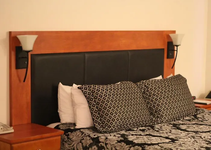 Maverick Motor Inn And Waterslide Kamloops