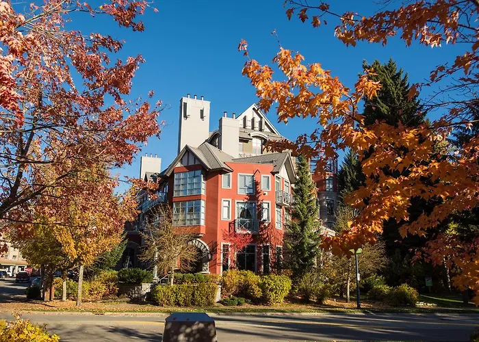 Alpenglow Lodge By Bill Whistler