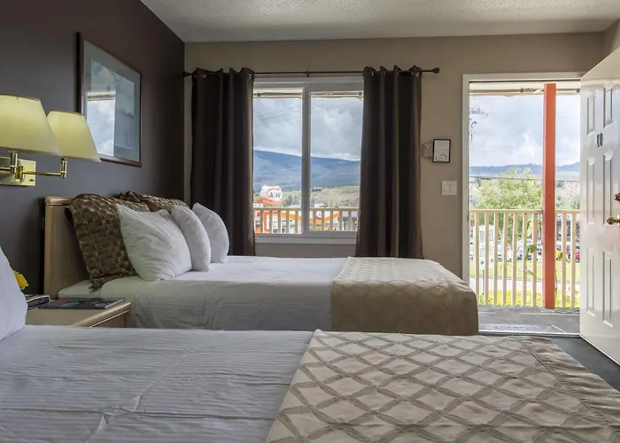 Maple Leaf Motel Inn Towne Osoyoos