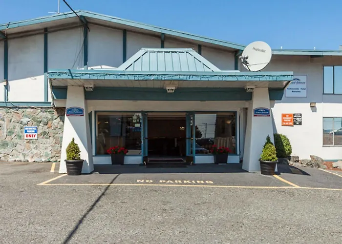 Howard Johnson By Wyndham Nanaimo Harbourside