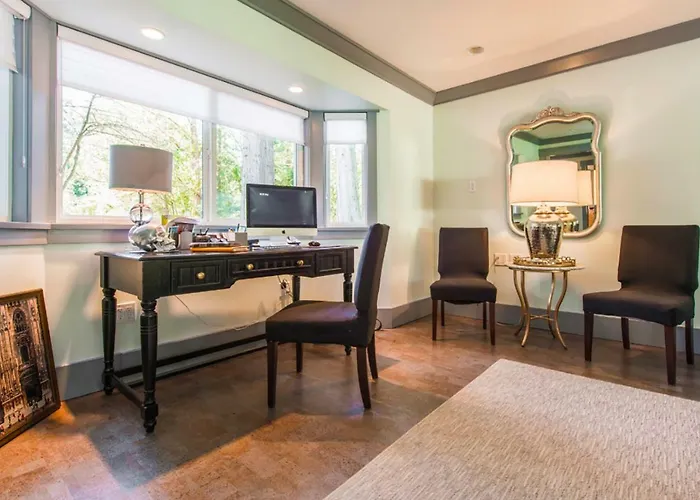 Suite Smart Ocean Park Luxury Rentals Surrey