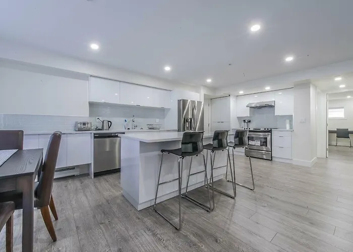 Private Vacation Guest Suite Near Beach White Rock