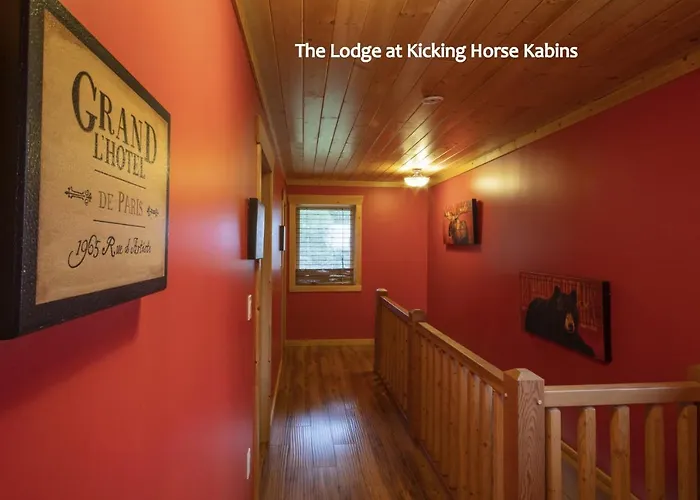 Kicking Horse Kabins Golden